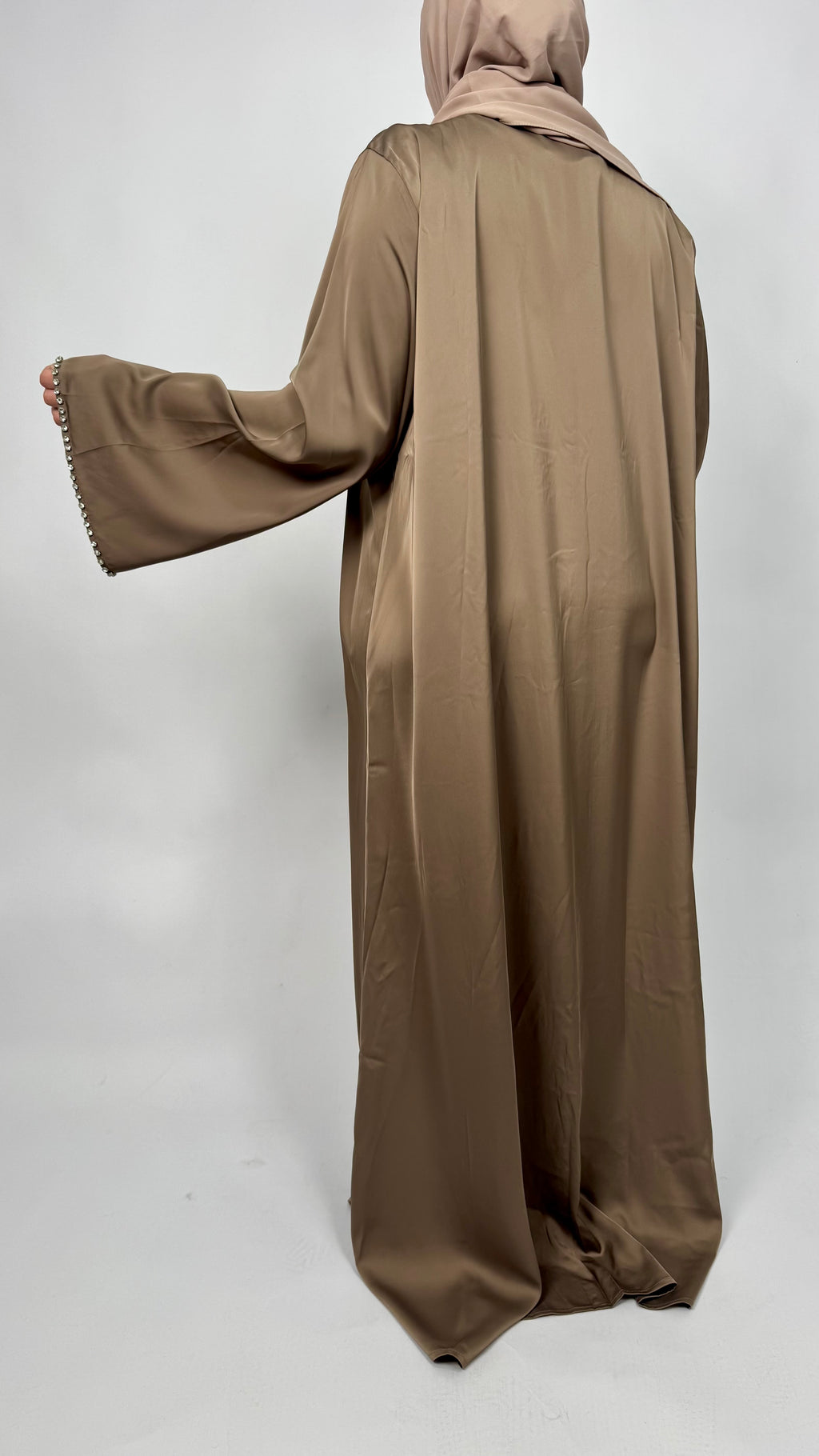 Abaya perlée taupe